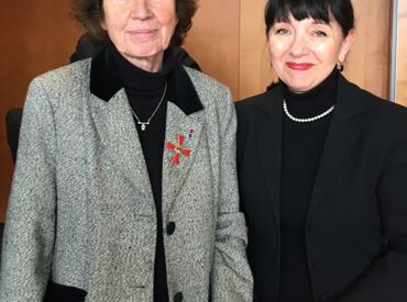 Beate Klarsfeld und Petra Rosenberg